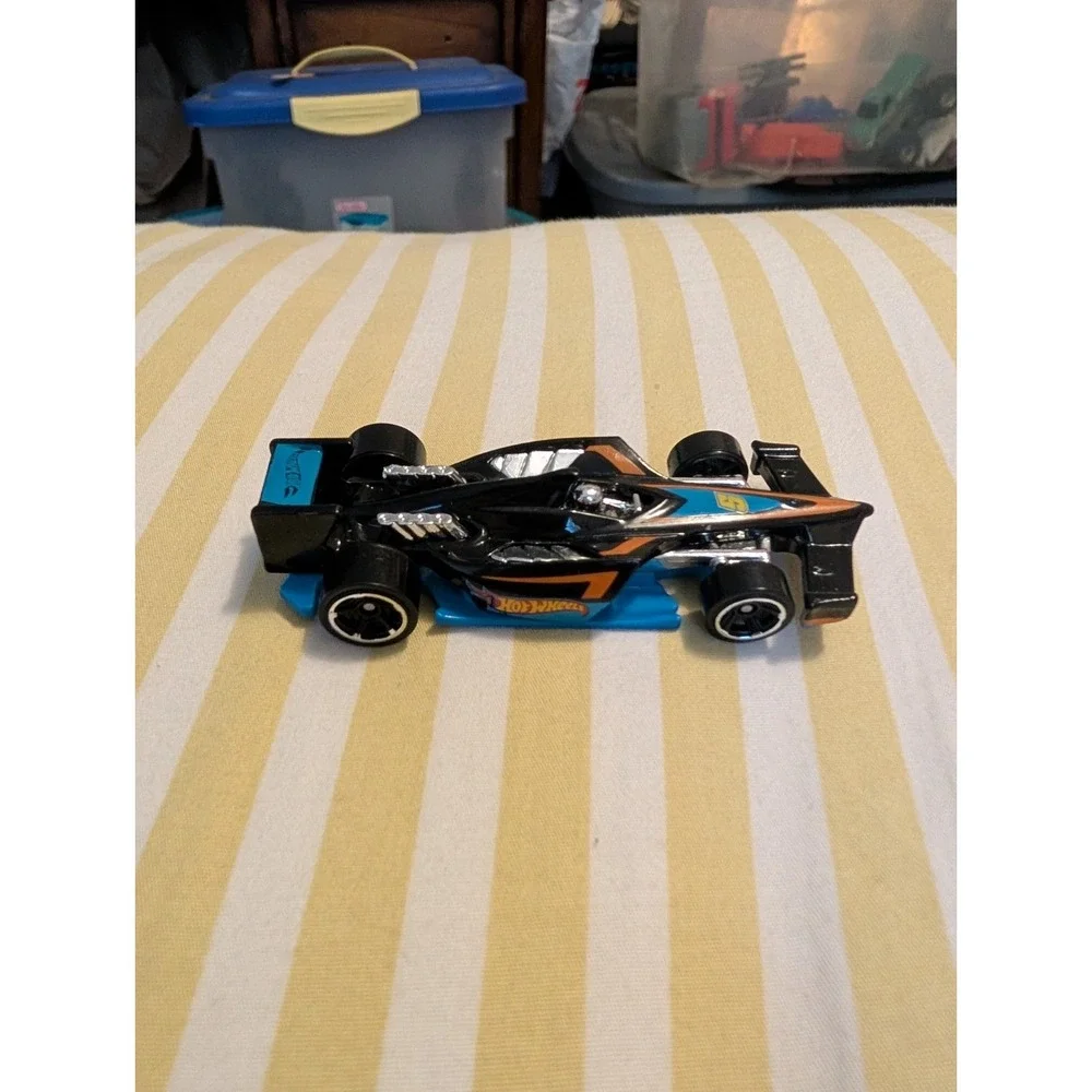 Hot Wheels V5330 Black Diecast Car 1:64 Scale 2014 2015 Series 20-Pack